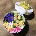 Flower Box "Anugerah Cinta" - Buket Mawar & Cokelat Romantis